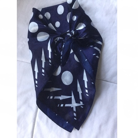 HOLIDAY PICK ❣️ Navy Head Scarf < FREEBIE - Picture 1 of 4